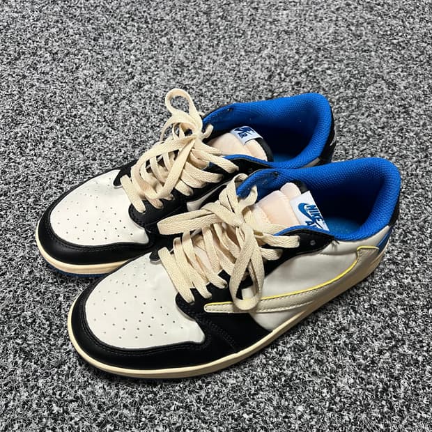 나이키 X 트래비스 스캇 X 프라그먼트 조던1 로우 255