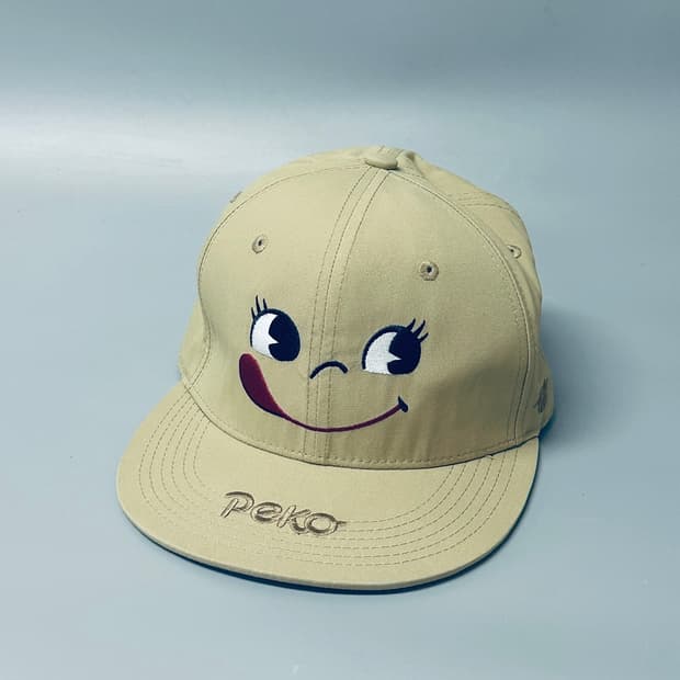 후지야 페코짱(Peko) 캐릭터 입체 자수 코튼 볼캡 (베이지)