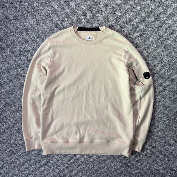 CP 컴퍼니 렌즈 와펜 크루넥 맨투맨 (2XL)