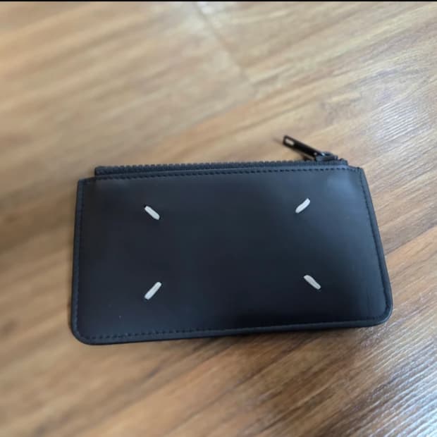 [새상품]메종 마르지엘라 블랙 가죽 카드 지갑 [정품]