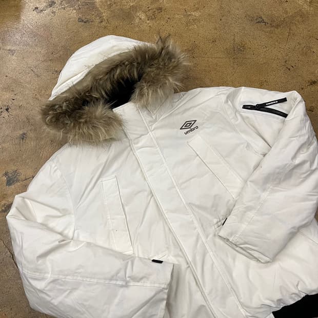 [정품/95] 엄브로 화이트 후드 퍼 패딩 점퍼 b18