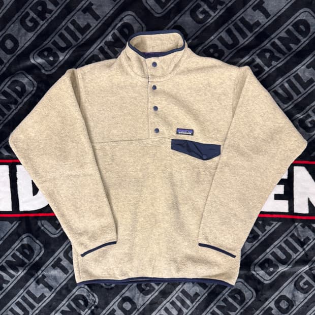 파타고니아 신칠라 스냅 티 풀 오버 오트밀 앤 네이비 메이드 인 멕시코