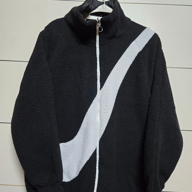 나이키 빅스우시 리버시블 후리스 점퍼(블랙+화이트)