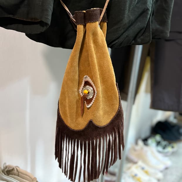 빈티지 웨스턴 보헤미안 스타일 스웨이드 프린지 드로우스트링백 크로스백