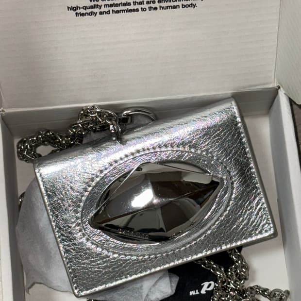 배드블러드 엘립스 심볼 체인 지갑 실버