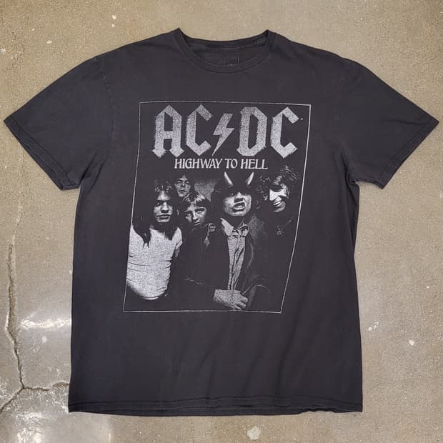 AC/DC 프린팅 반팔티