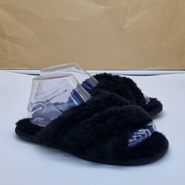 UGG. 어그 스커피타 슬리퍼240