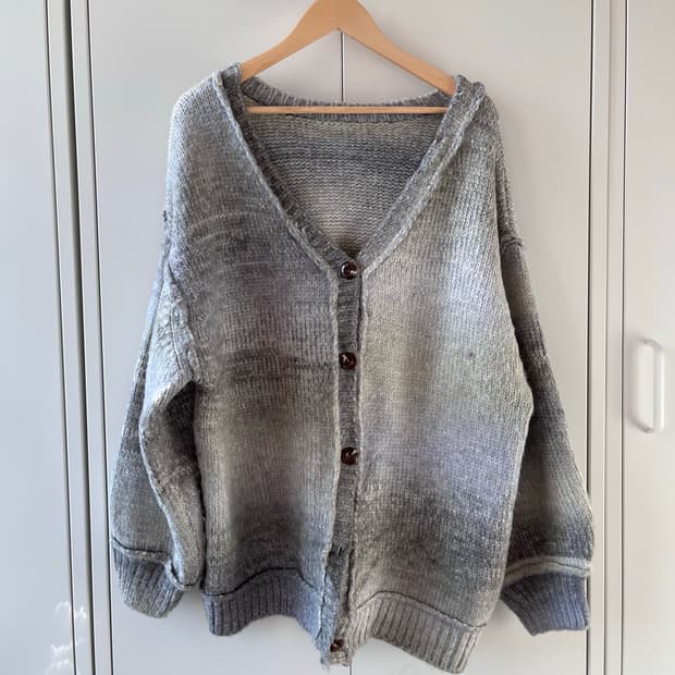 Kastane 블루그레이 그라데이션 헤비 니트 가디건