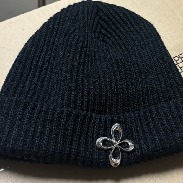 써저리 비니 블랙