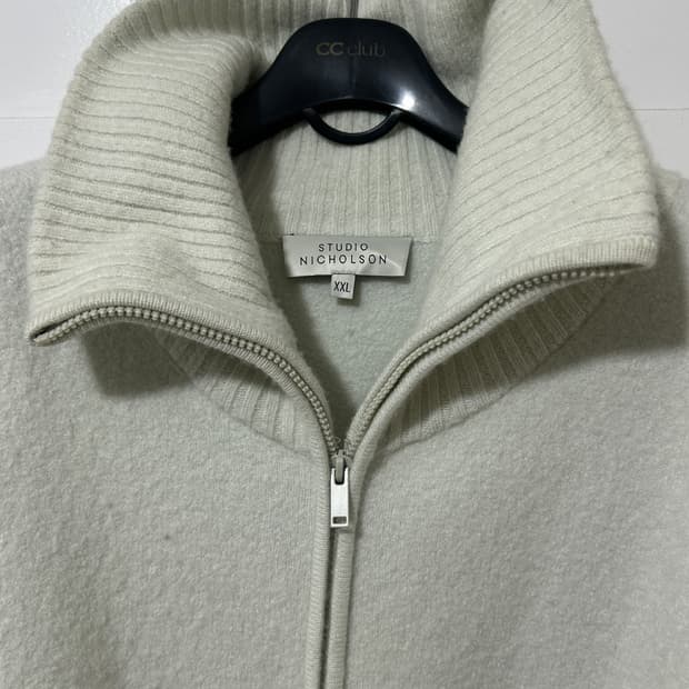 스튜디오 니콜슨 메리노 울 니트 집업 (iwaki 가디