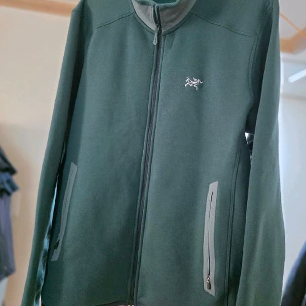 아크테릭스 카이어나이트 자켓 M 사이즈  상태 9.5/10  기스 찢김 