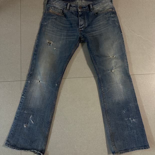 디젤 부츠컷 데님 버튼플라이 W33  L30(황금사이즈)