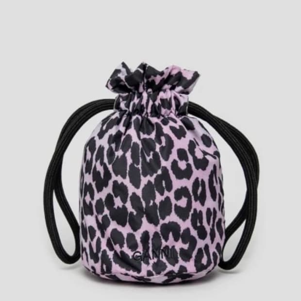 GANNI 가니 레오파드 나일론 백