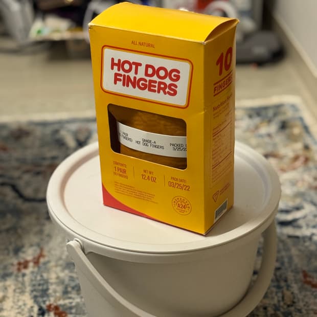 [A24 공식 굿즈] 에에올 핫도그 핑거스 장갑