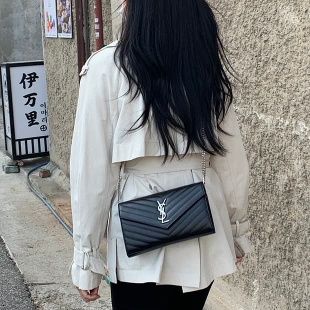 입생로랑 엔벨로프 은장 체인백 