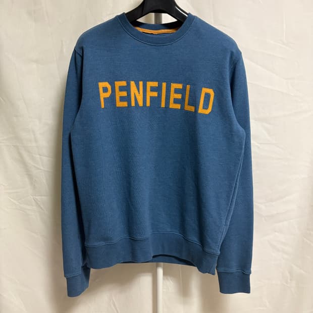 펜필드 40주년 아웃라인 로고 맨투맨 스웻셔츠 / 블루, M