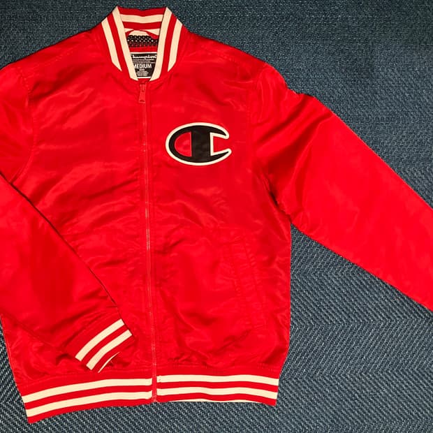 챔피온 레드 빅로고 패치 디테일 바시티 자켓