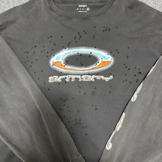 새티스파이x오클리 롱슬리브