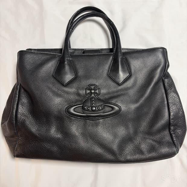 비비안웨스트우드 블랙 가죽 토트백 (크로스끈X)