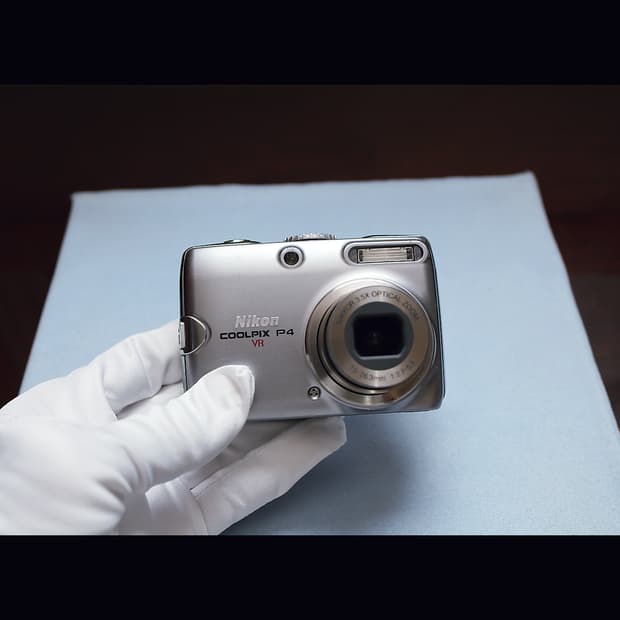 레어<A급><누가영>니콘 쿨픽스 P4 빈티지 디카