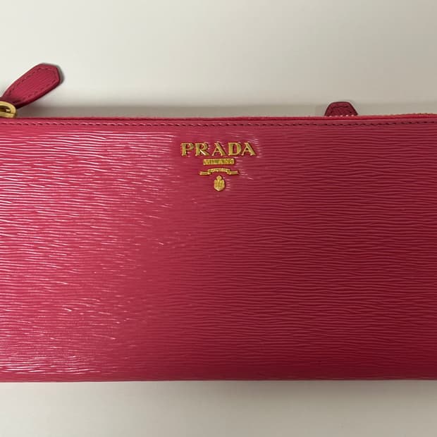 프라다 사피아노 가죽 장지갑