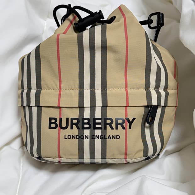 버버리 버킷백(정품)