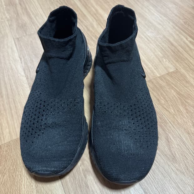 나이키 라이즈 리액트 플라이니트 270mm