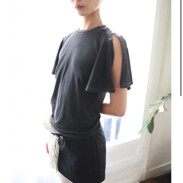 울리카상투스 플레어 슬리브 탑 M