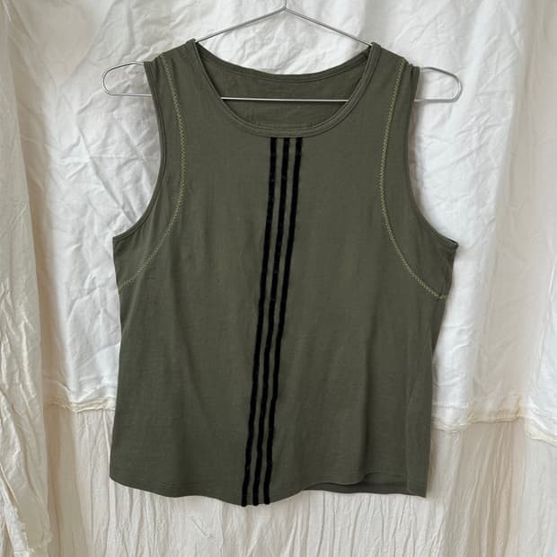 aniel sleeveless
