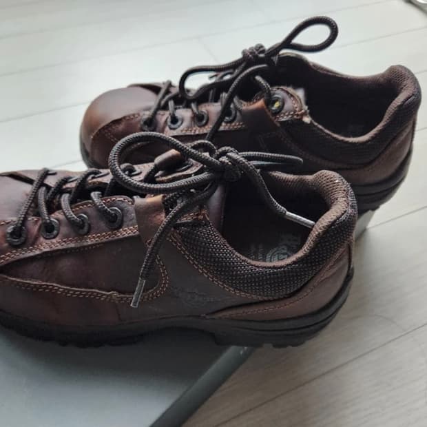 닥터마틴 레드브라운 워크슈즈