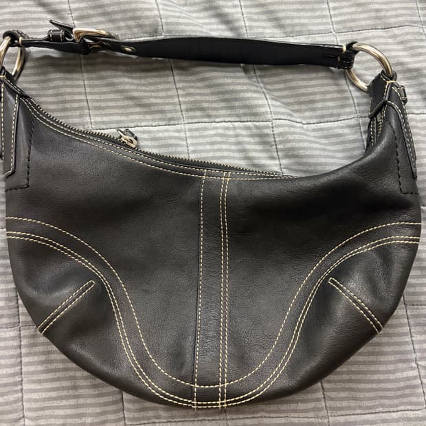 코치 호보 숄더백