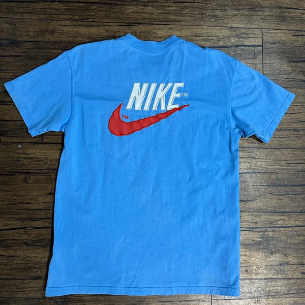 나이키 NIKE 빅 스우시 자수 백로고 포켓 반팔 티셔츠 L 스카이블루