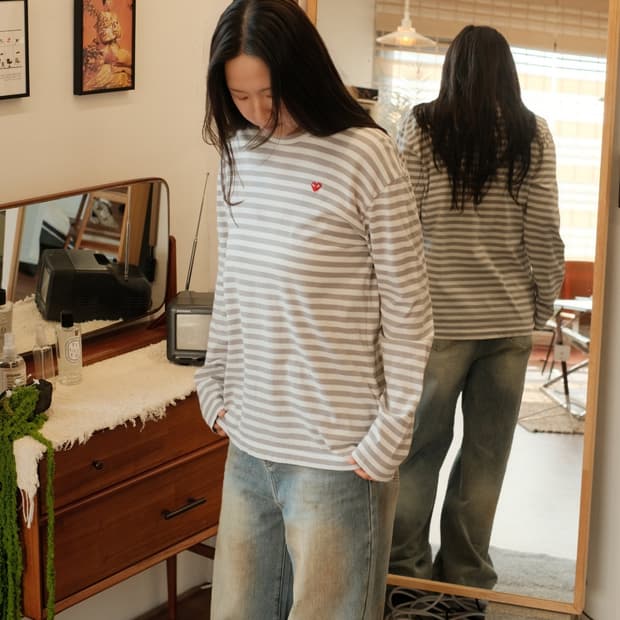 꼼데가르송 플레이 스트라이프 와펜 롱슬리브