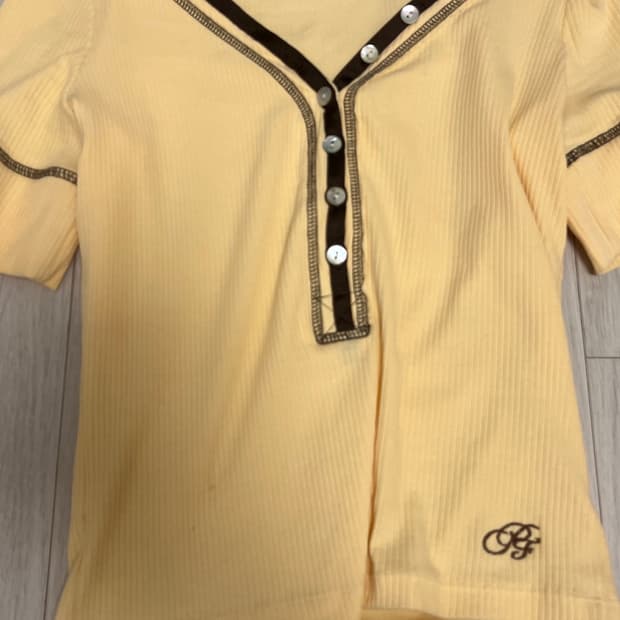 플리즈노팔로우 Kelly Stitch Button Top