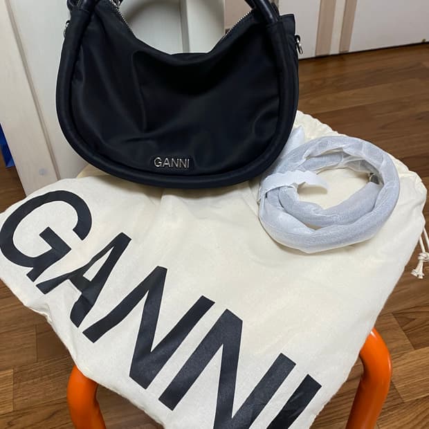 가니 ganni knot mini bag 가니 백 새상품