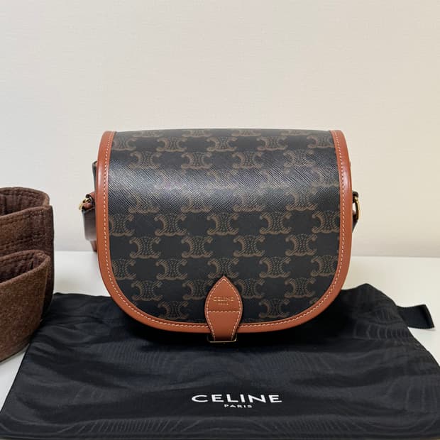 [정품]셀린느 트리옹프 폴코백 미디움 탄/숄더백