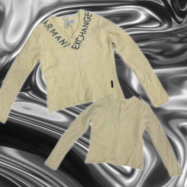 ARMANI 레터링 아이보리 브이넥 니트 100% LAMBS WOOL