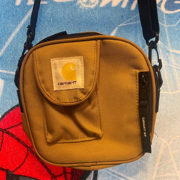 칼하트 크로스백