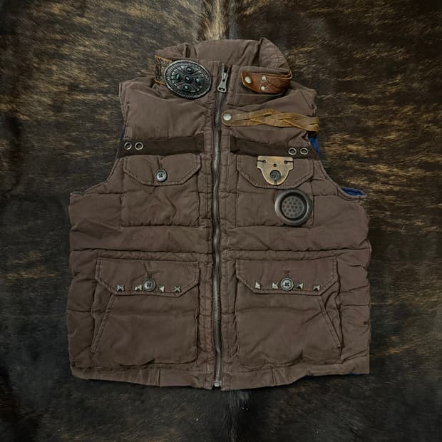 아포칼립스 디자인 패딩 베스트