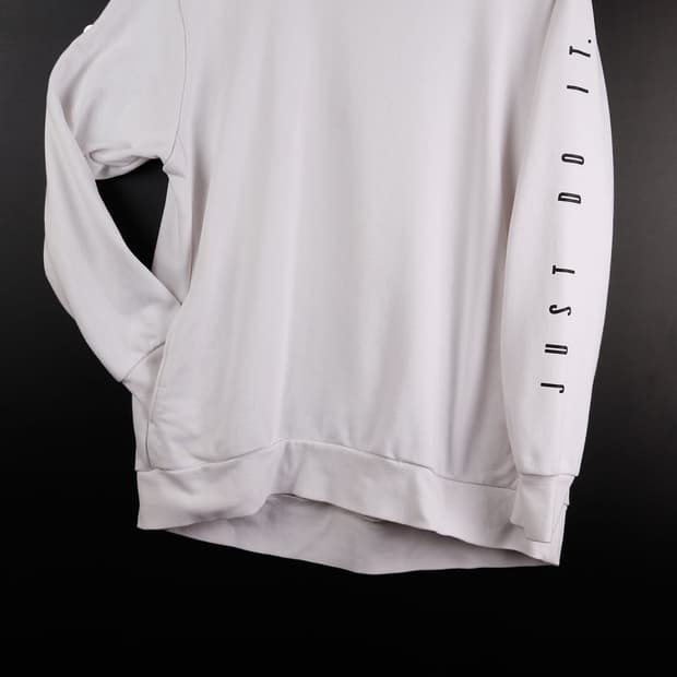 나이키 드라이 핏 스웻셔츠 