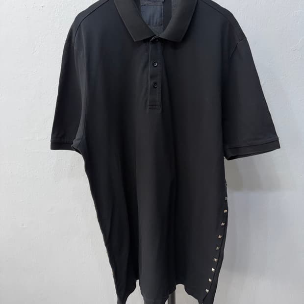 정품) 발렌티노 남성 블랙 스터드 반팔 카라티 XXL