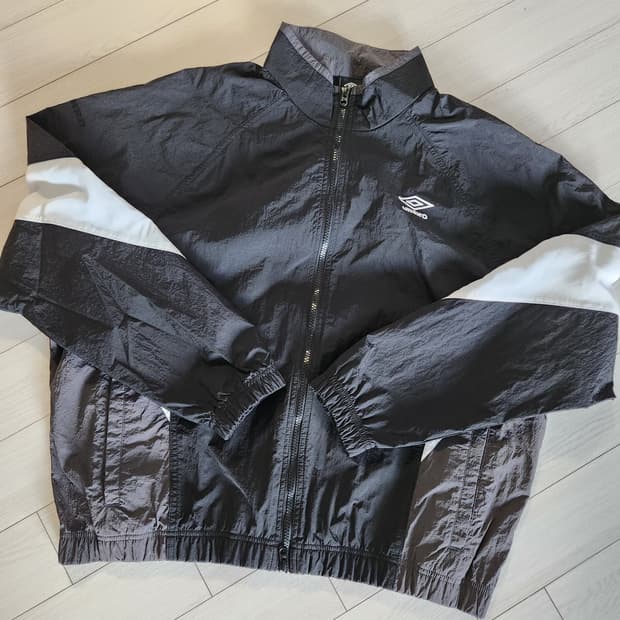 엄브로 남녀공용 딜라이트 스탠넥 웜업자켓 바람막이 UO121CJK31 사