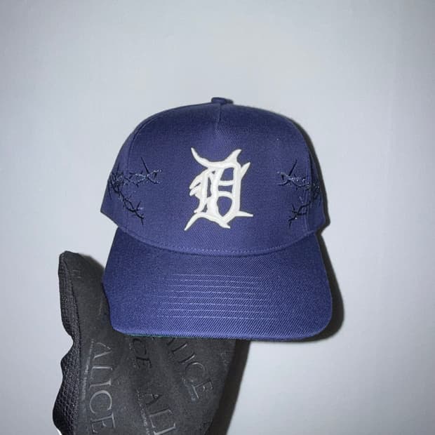 크리스브라운 KILL THE HYPE 디트로이트 가시왕관 스냅백 모자