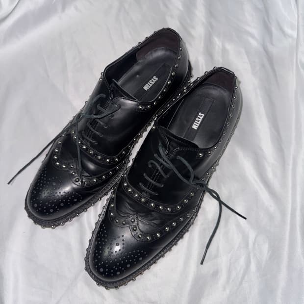 시스템 스터드 더비 슈즈
