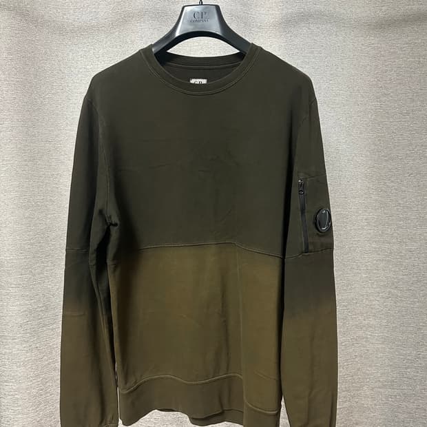 CP컴퍼니 렌즈와펜 그라데이션 맨투맨 (L)