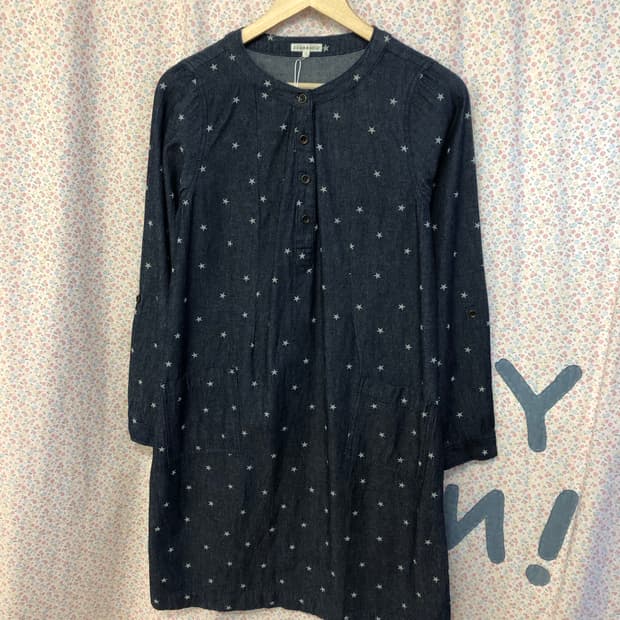star denim dress