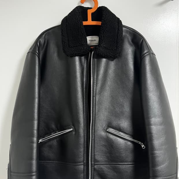 비바스튜디오 무스탕