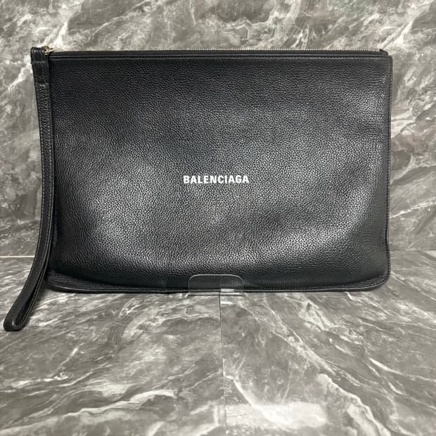 발렌시아가 로고 레더 가죽 클러치