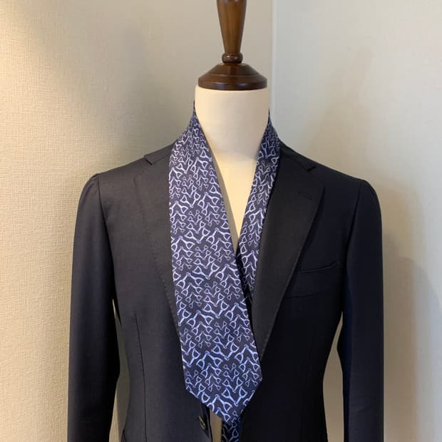 구찌(GUCCI) 명품넥타이 기하학적패턴 100실크 9.5cm