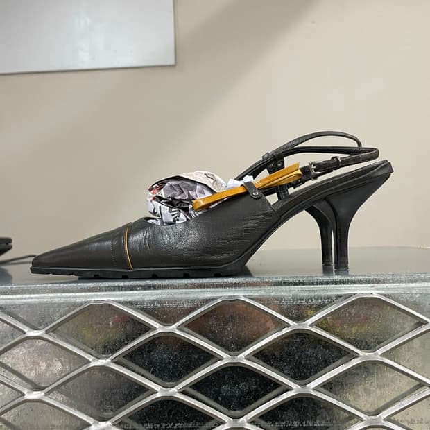 프라다 레더 슬링백 펌프스 36.5 (gr-4688)